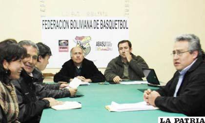 Los dirigentes de la Federación de Basquetbol estarán en la reunión (LA PRENSA)