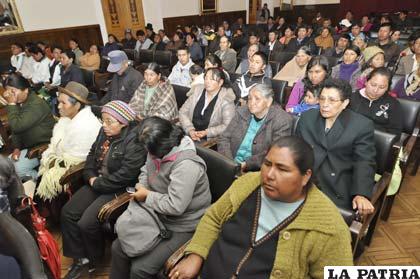 La Asociación Mixta de Vendedores de Periódicos y Lotería de Oruro, ayer cumplieron sus Bodas de Diamante