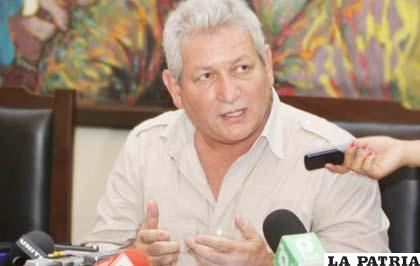 Gobernador Costas está preocupado por elecciones en el Beni
