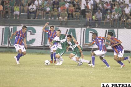 Una acción del partido en el cual Oriente venció por 3 a 2 a La Paz FC 