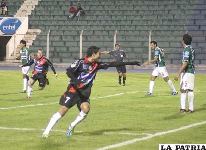 Diego Ardaya anotó tres goles para Nacional Potosí