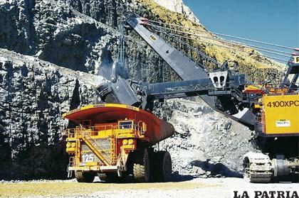La minería mediana puede compensar el vaivén de precios, otros sectores necesitan apoyo financiero para enfrentar la caída de cotizaciones