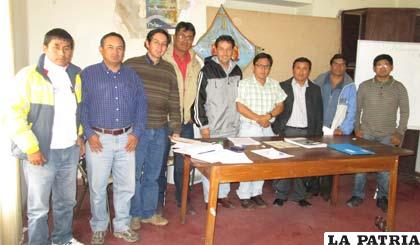 Dirigentes del ciclismo nacional que participaron en el congreso de la Federación Boliviana de Ciclismo 