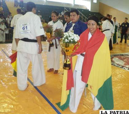 Karatekas dieron todo por Bolivia