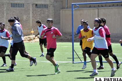 Entrenamiento de los jugadores de Oruro Royal