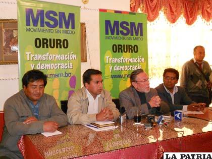El líder del MSM, Juan del Granado (tercero de izq. a der.) estuvo en Oruro