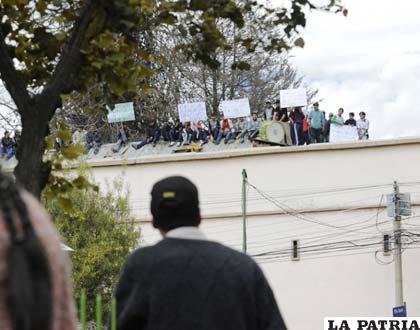Los reos protestan en el penal de San Pedro de La Paz