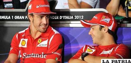 Fernando Alonso y Felipe Massa durante una rueda de prensa