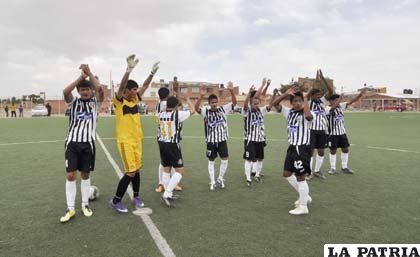 Los integrantes de Oruro Royal se alistan para el hexagonal final