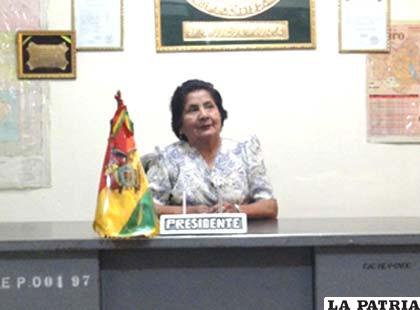 Sra. Margarita Irahola de Ibáñez, la primera dama Presidente de la Cooperativa de Ahorro y Crédito Agua de Castilla Ltda. en funciones 2013