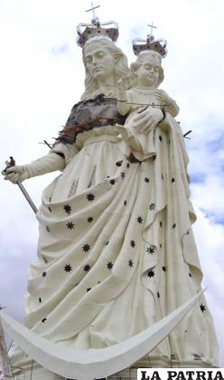 Monumento de la Virgen del Socavón y Reina del Folklore de Bolivia