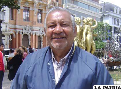 Freddy Gutiérrez, de la Asociación Nacional del Adulto Mayor