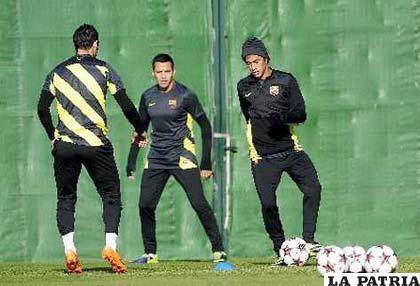Mascherano, Sánchez y Neymar en la práctica