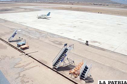 Para fin de semana debe estar totalmente equipado el aeropuerto orureño