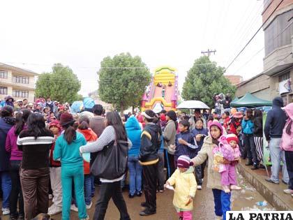 Niños gozaron de un espacio de esparcimiento en el Día de los Reyes Magos