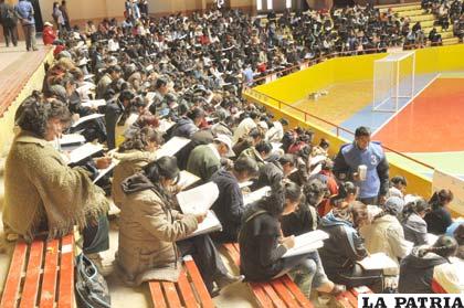 Continúa la incertidumbre de maestros sobre el examen de ascenso
