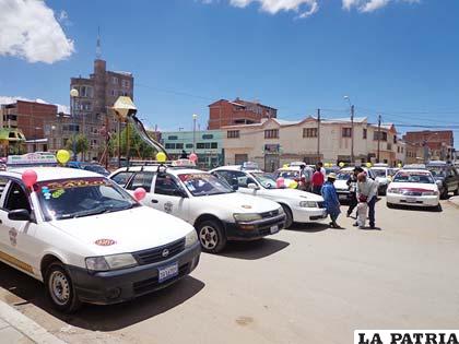 Asociación de Taxis Libres de Oruro celebró su quinto aniversario
