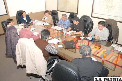 Reunión entre Gobierno y dirigentes de la Central Obrera Boliviana