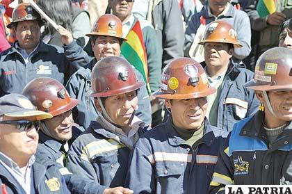 Trabajadores rechazan ley minera inclinada hacia cooperativistas
