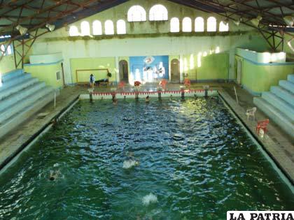 La pileta de Capachos necesita una urgente reparación