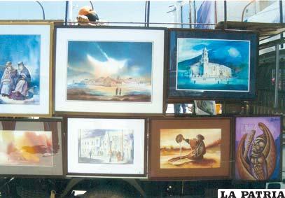 Obras expuestas en Uyuni por artistas plásticos del ISBA