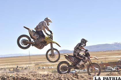 Pilotos orureños que habitualmente participan en las competencias 
