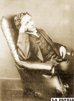 Lewis Carroll en una de sus fotografías de juventud