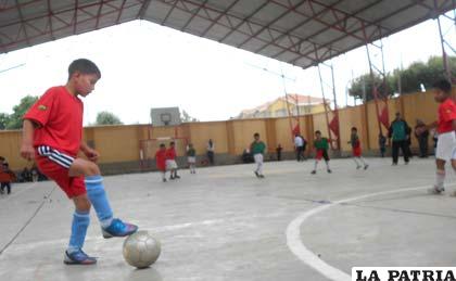 Los partidos del Mundialito se realizan en la escuela “Luis Llosa” 