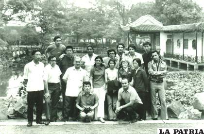 La delegación boliviana antes de retornar al país, luego de participar en el torneo que se realizó en China en 1973