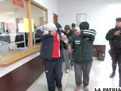 Los internos salen de la audiencia realizada el 16 de enero