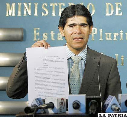 Viceministro Pérez fue declarado rebelde por un juez