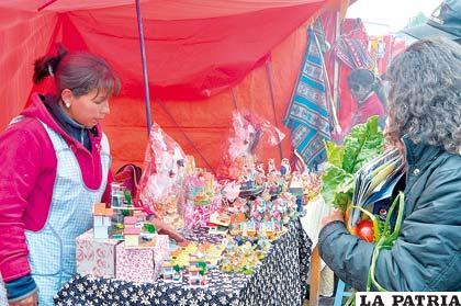 El Ekeko visitó la ciudad de Oruro con toda su abundancia