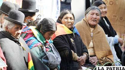 Otro sector vulnerado en Bolivia es el de los adultos mayores