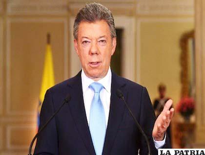 Presidente-candidato, Juan Manuel Santos
