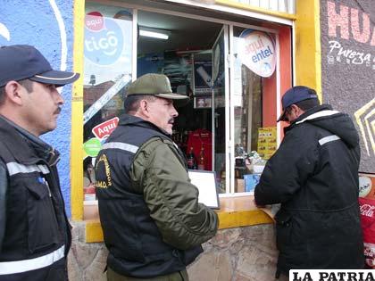 Durante ensayo de conjuntos guardias dejaron comparendos a tiendas de barrio por vender bebidas alcohólicas