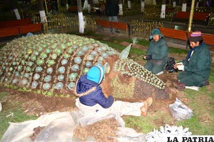 Se realizan trabajos de ornamentación para mostrar una buena imagen