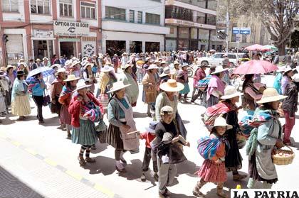 Vecinos de zonas periurbanas en marcha