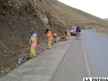 Trabajos de mantenimiento que realizan en las carreteras principales