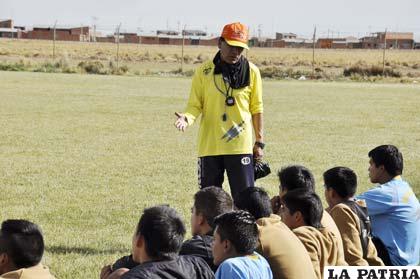 Teodoro Cárdenas, estratega del equipo orureño