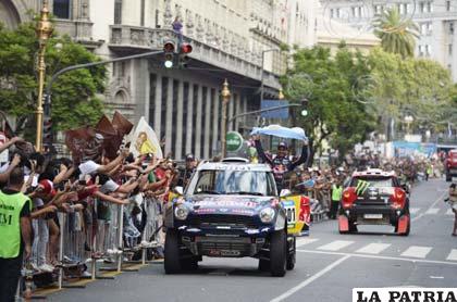 La ovación del público en Buenos Aires ayer en la partida