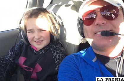 Niña de 7 años, se salva de milagro del accidente aéreo donde sus padres fallecieron
