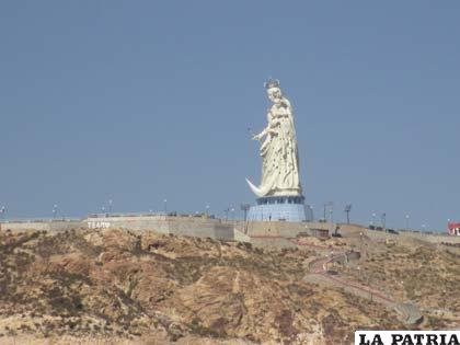 El monumento a la Virgen del Socavón será escenario para el teleférico