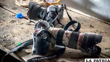 Cámara del fotógrafo Molhem Barakat, quien trabajaba para Reuters en Siria