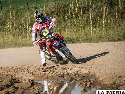 Helder Rodríguez en competencia a pesar de la elevada temperatura
