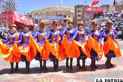 El Carnaval de Oruro, se prepara aún sin apoyo gubernamental