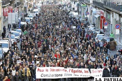 Miles de personas marcharon en Francia por 