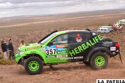El coche del peruano Francisco León culminó satisfactoriamente la séptima etapa