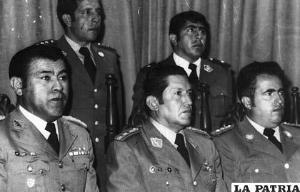Los responsables de la masacre de la calle Harrington a la cabeza del dictador Luis García Meza (abajo centro)