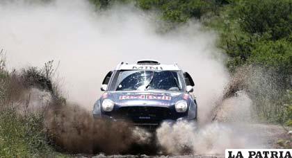 El catarí Nasser Al-Attiyah continúa imparable y es favorito para ganar en coches