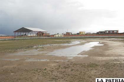 La pista de ciclismo está anegada por las lluvias